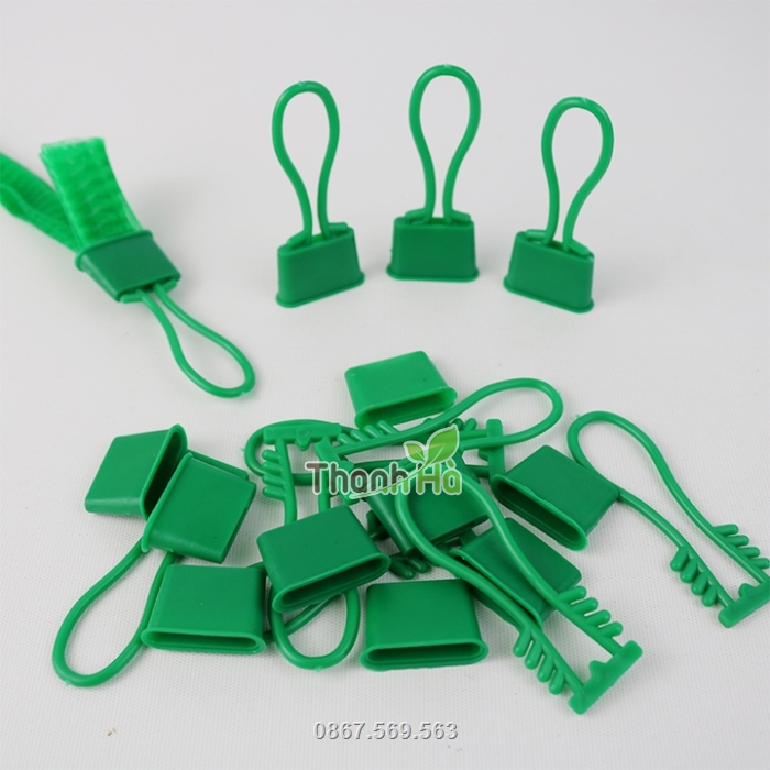 Túi sử dụng chốt khóa để cố định miệng túi