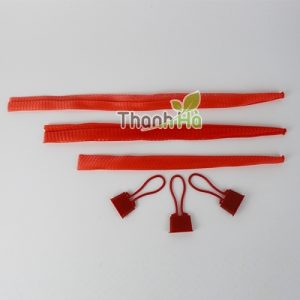 Túi lưới bọc hoa quả và khóa màu đỏ dài 40cm -1kg Túi lưới bọc hoa quả và khóa màu đỏ dài 40cm -1kg